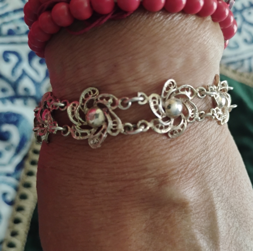 Elegant Silver Floral Bracelet